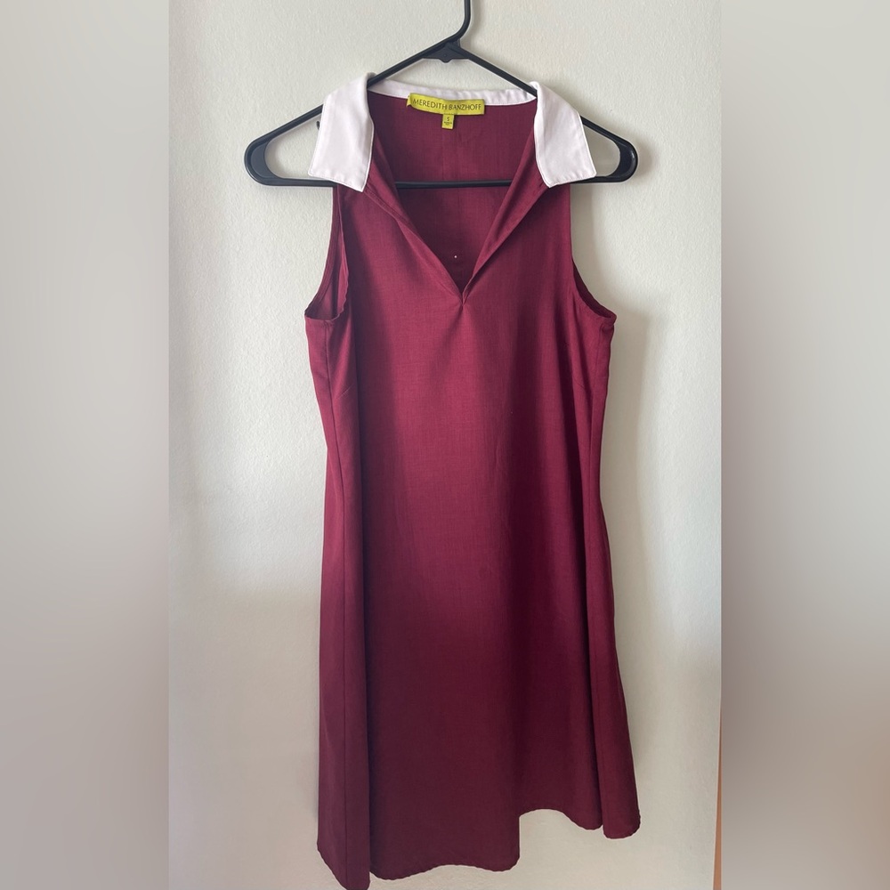 Sleeveless V-Neck Shift Dress with White Collar